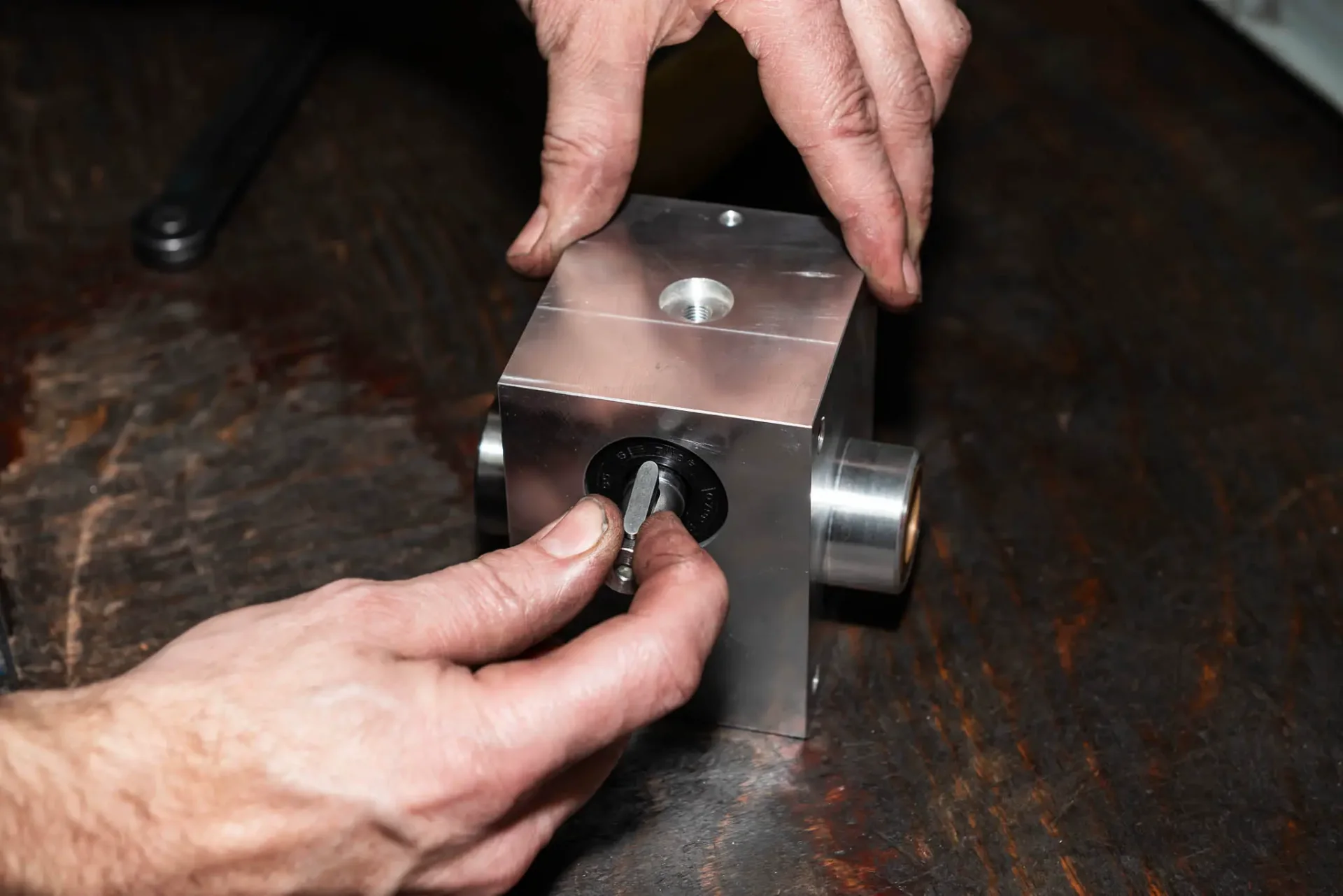 SHG screw jacks, 5 to 500 kN